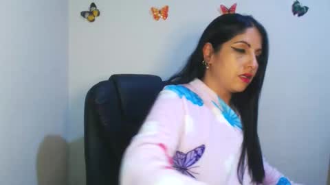 Karina online show from October 19, 2025, 1:50 am