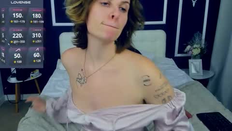 Adel online show from October 17, 2025, 12:30 pm