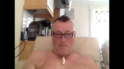sail_naked online show from May 4, 2026, 5:09 pm