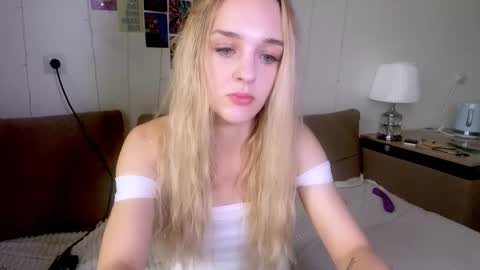 Snapshot of sailormoon666_ chatting on October 7, 2025, 1:08 pm Sofia online show from October 7, 2025, 1:08 pm