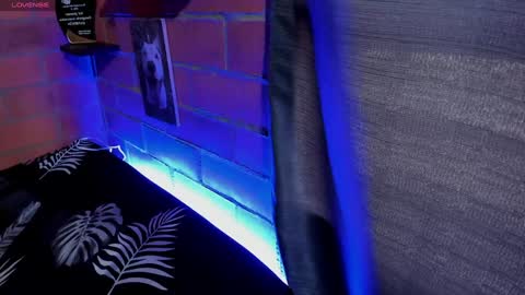 sainix_ online show from January 2, 2025, 9:39 pm