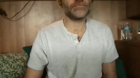 saint009 online show from February 4, 2026, 1:39 pm