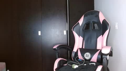 Snapshot of saint_boyy chatting on October 6, 2025, 12:41 am saint boy online show from October 6, 2025, 12:41 am