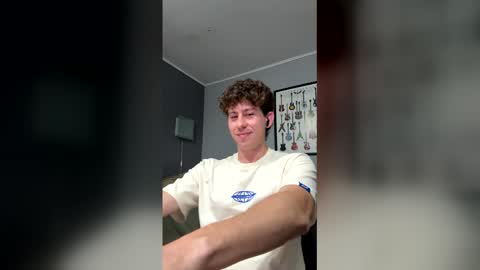 saint_nott online show from April 12, 2026, 5:34 am