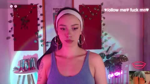 Sakura online show from November 20, 2025, 4:56 am