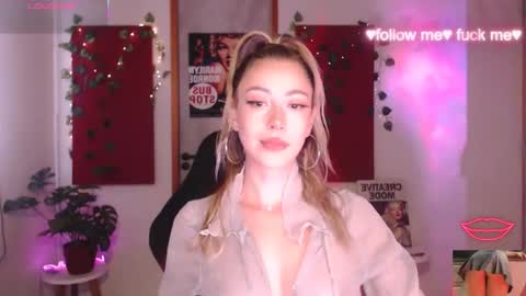 Snapshot of sakuraa_beauty chatting on April 12, 2026, 3:06 pm Sakura online show from April 12, 2026, 3:06 pm