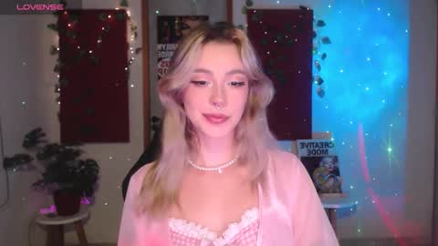 Snapshot of sakuraa_beauty chatting on April 23, 2026, 2:13 am Sakura online show from April 23, 2026, 2:13 am