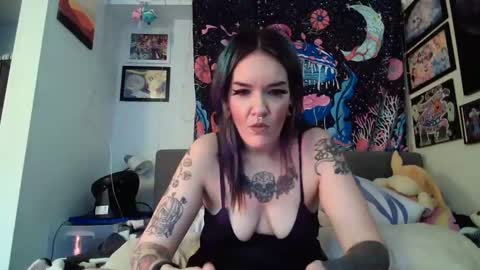 salemsslut online show from December 30, 2024, 5:34 pm