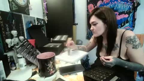 salemsslut online show from February 4, 2025, 5:55 pm