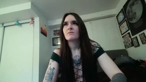 salemsslut online show from February 27, 2025, 3:05 pm