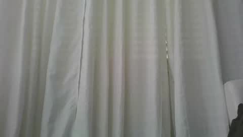 SallyWett online show from December 17, 2025, 3:34 am