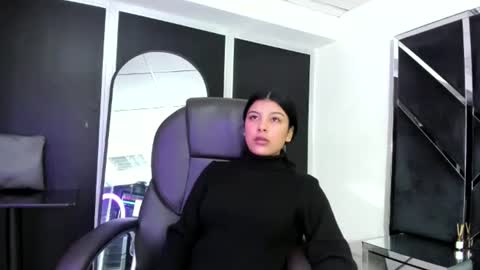 salmaportman_ online show from September 26, 2025, 3:54 am