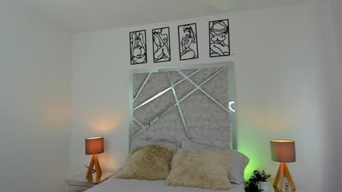 salomedyla online show from December 31, 2024, 6:46 pm