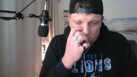 salsbud2022 online show from January 3, 2025, 7:49 am