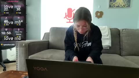 Snapshot of saltycaptain69_hatgirl69 chatting on October 15, 2025, 1:44 pm Salty Captain 69  Hat Girl 69 online show from October 15, 2025, 1:44 pm