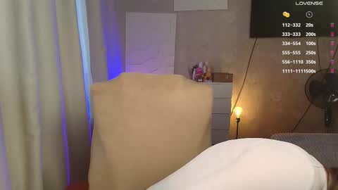 Snapshot of salut_love chatting on January 18, 2026, 12:31 pm Ruby online show from January 18, 2026, 12:31 pm