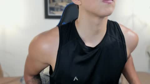 Snapshot of salvatore_romanoo chatting on February 5, 2025, 12:53 am Salvatore online show from February 5, 2025, 12:53 am