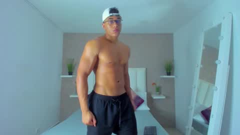 sam_rouge online show from February 24, 2025, 5:53 pm