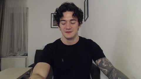 Snapshot of sam_winchest chatting on February 11, 2026, 12:37 am Sam online show from February 11, 2026, 12:37 am