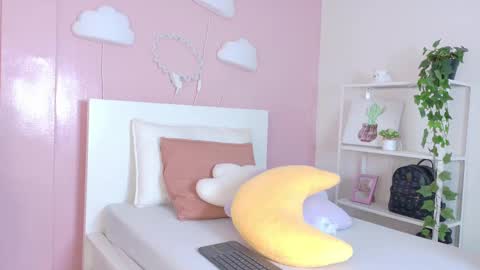   online show from November 9, 2025, 12:25 pm