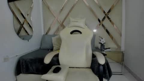 samantaht online show from December 6, 2024, 1:44 pm