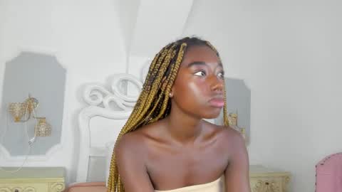 Snapshot of samantamarquez chatting on February 2, 2025, 1:45 am Samanta online show from February 2, 2025, 1:45 am