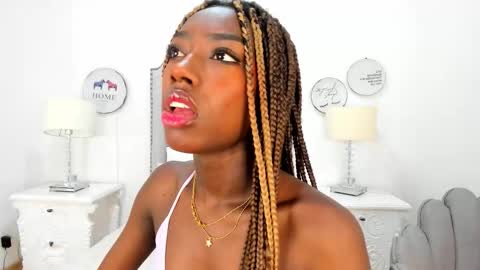 Snapshot of samantamarquez chatting on October 4, 2025, 8:07 pm Samanta online show from October 4, 2025, 8:07 pm