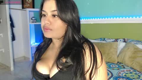 samantha_smiith__ online show from May 5, 2026, 12:02 pm