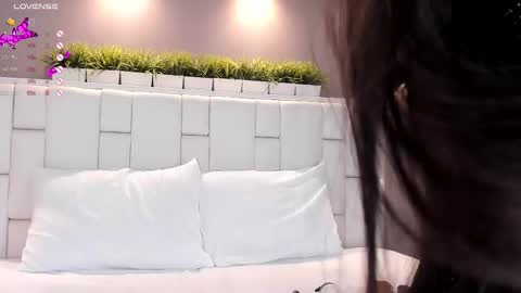  Samanthaa online show from February 26, 2025, 6:37 am