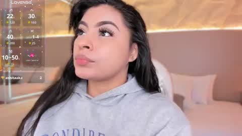 Snapshot of samanthaa_22_ chatting on July 5, 2026, 12:01 pm Samanthaa online show from July 5, 2026, 12:01 pm