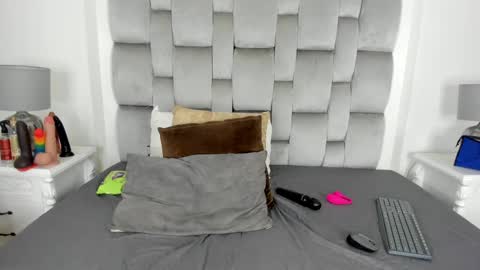 Samantha online show from January 3, 2025, 3:38 am