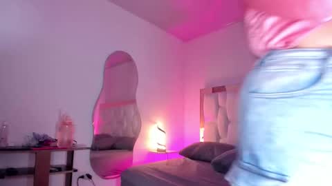 Sam online show from October 5, 2025, 1:04 am