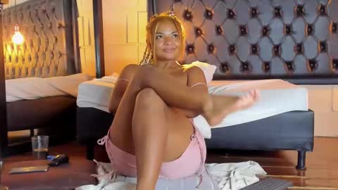 Alejandra  online show from March 4, 2025, 5:56 pm