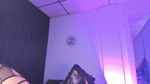 Sam online show from November 10, 2025, 8:41 pm