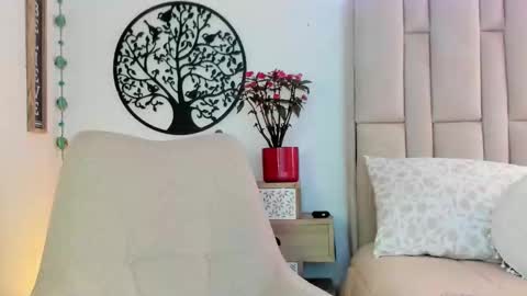 Samixmami online show from March 4, 2026, 6:03 pm