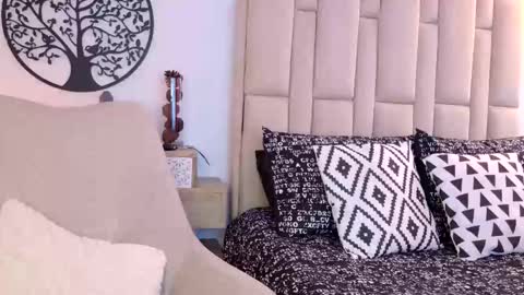Samixmami online show from May 9, 2026, 10:15 pm