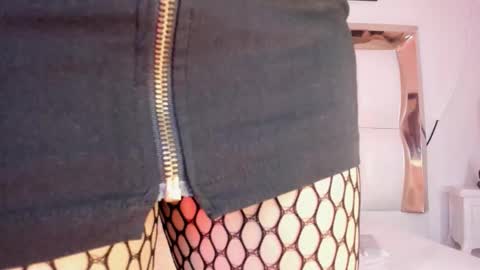 samanttamilf online show from September 20, 2025, 10:11 pm