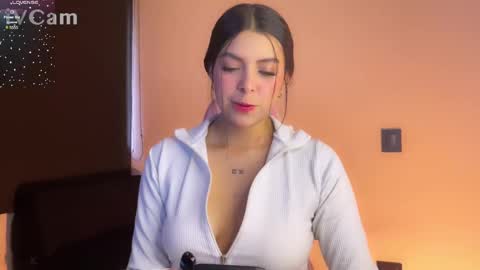 Snapshot of samara_lam chatting on January 5, 2025, 1:15 pm Sammy  online show from January 5, 2025, 1:15 pm