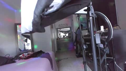 Yaya online show from March 23, 2026, 11:42 pm