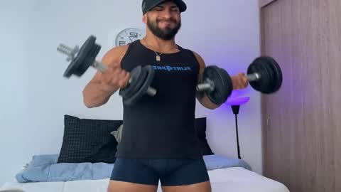 Snapshot of samdornan chatting on February 7, 2025, 9:04 pm Sam Dornan online show from February 7, 2025, 9:04 pm