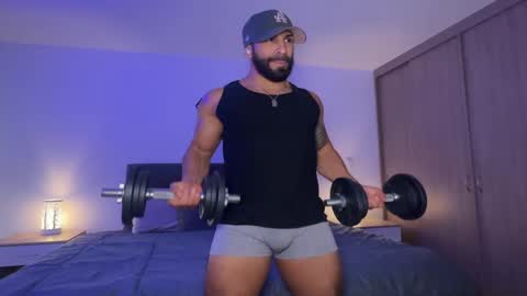 Snapshot of samdornan chatting on February 18, 2025, 9:09 pm Sam Dornan online show from February 18, 2025, 9:09 pm