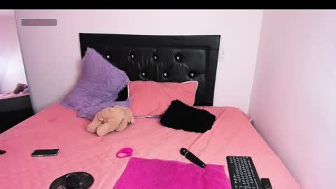 samiacooper25 online show from January 11, 2026, 12:26 am