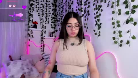 Snapshot of samii_evanns chatting on May 7, 2026, 5:02 am Samii Evans online show from May 7, 2026, 5:02 am