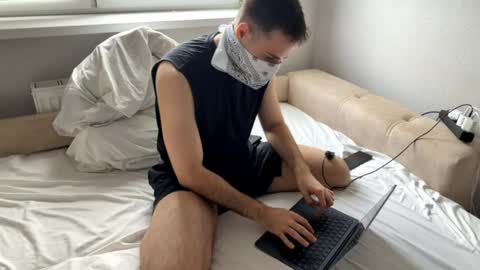Snapshot of samlinken chatting on May 18, 2026, 9:48 am Sam online show from May 18, 2026, 9:48 am