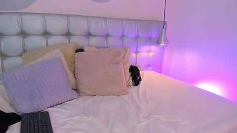 Axel online show from February 13, 2025, 11:04 pm