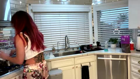 Snapshot of sammyravenwood chatting on September 9, 2025, 2:11 am SammyandViolet online show from September 9, 2025, 2:11 am