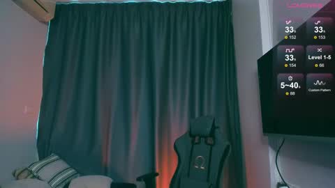 Snapshot of samuel_andrew chatting on February 20, 2025, 6:28 am Samuel online show from February 20, 2025, 6:28 am