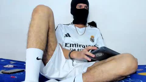   online show from November 16, 2025, 3:01 am