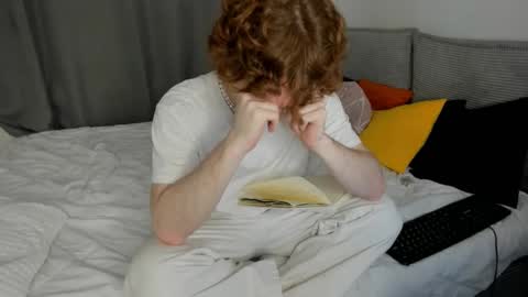 samuelmillerr online show from December 1, 2024, 8:53 pm