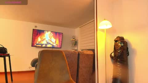 Snapshot of samy_jonnes_ chatting on April 21, 2026, 2:51 am Hello I am absent due to a family calamity I will return soon-hola estoy ausente por un problema familiar volvere pronto. online show from April 21, 2026, 2:51 am